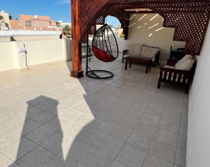 Apartament z 2 sypialniami plus osobne mieszkanie na dachu w pięknej willi - rejon Mubarak6