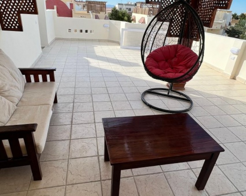 Apartament z 2 sypialniami plus osobne mieszkanie na dachu w pięknej willi - rejon Mubarak6